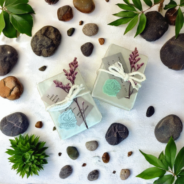 Royal Agarwood| Handcrafted Botanical Essence Soap Bar